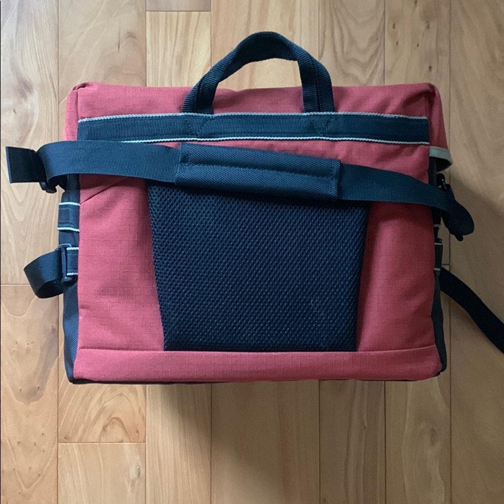 PROMASTER Camera Bag - Picture 2 of 6